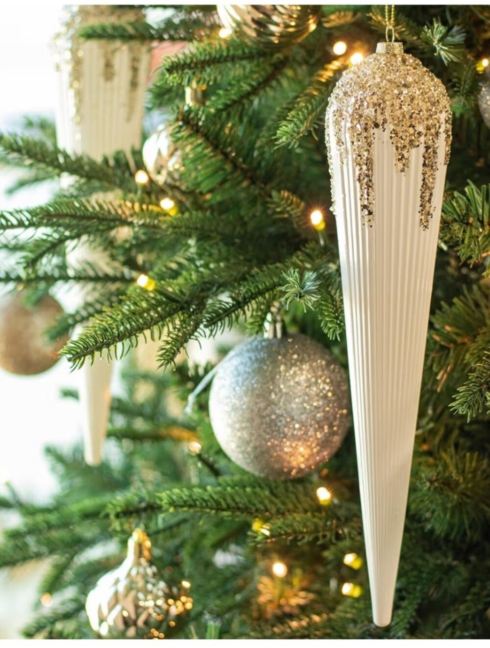 Set of 4 Silver and Gold Icicle Ornaments. NEW.
